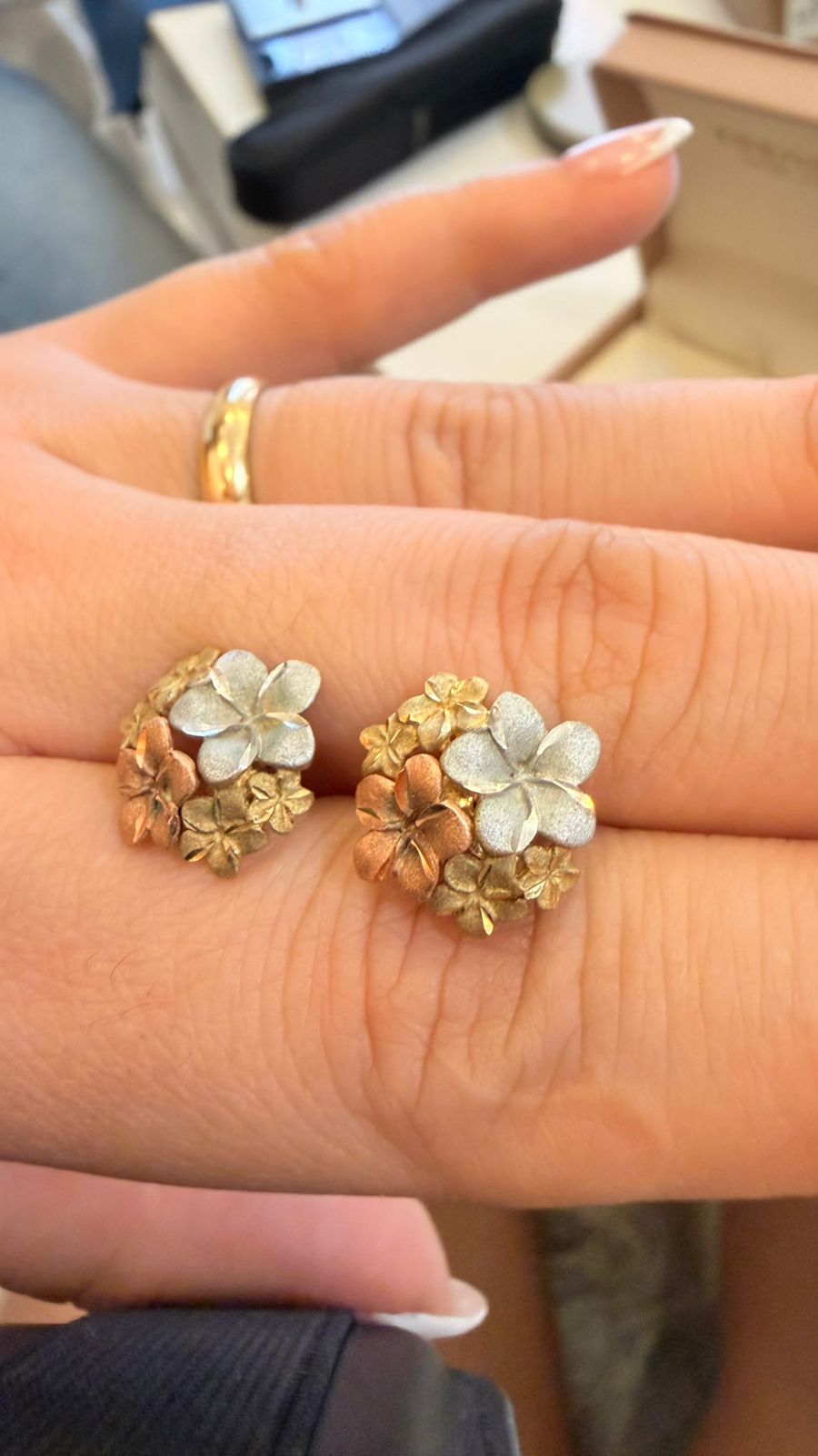ARETES FLORCITAS 3OROS 10K 2.4GR